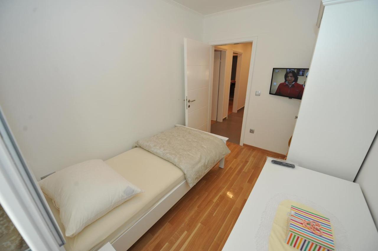 Apartment Antea Sinj Exteriör bild